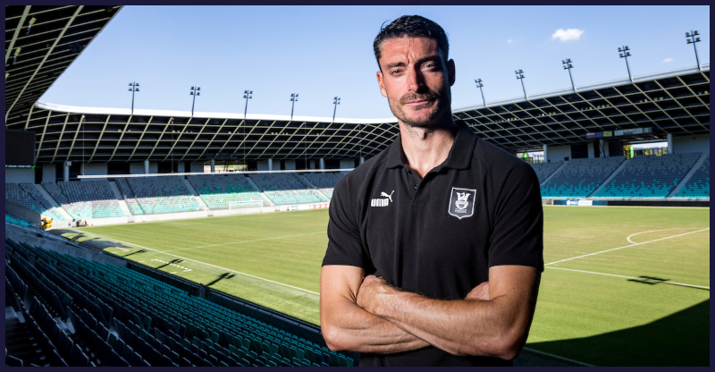 Bojan Prašnikar se je umaknil vročemu Špancu: Albert Riera z zmago v Domžalah dosegel naslednji mejnik na klopi zmajev