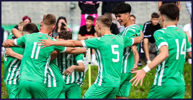 Olimpija v super vzdušju do naslova kadetskega prvaka: Dramatična tekma s Celjem se je končala z remijem, ki je bil za zmaje dovolj
