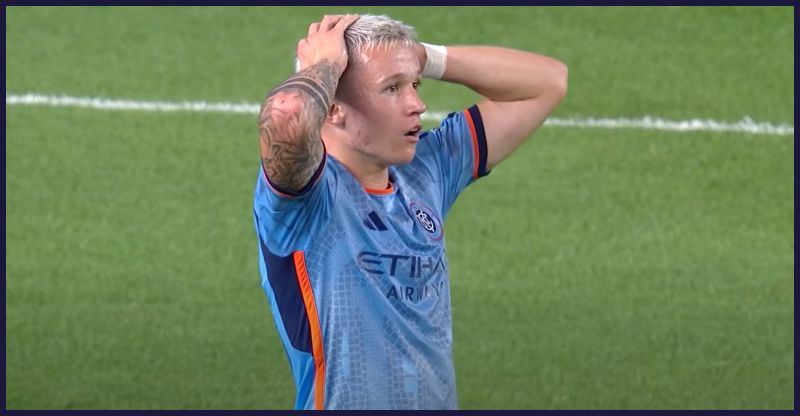 Čez Veliko lužo: Aljaž Ivačič znova odličen, Mitja Ilenič medtem prvič, odkar igra v ligi MLS, prejel karton rdeče barve (VIDEO)